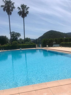 Idéal couple, magnifique 2 pièces piscine